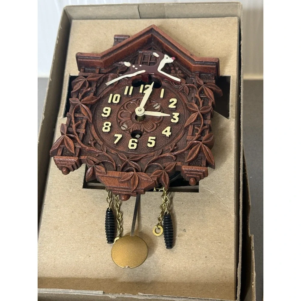VTG MINT Lux Clock Mfg Co TESTED WORKS Mini Faux-Cuckoo Wall Clock Deer Orig Box